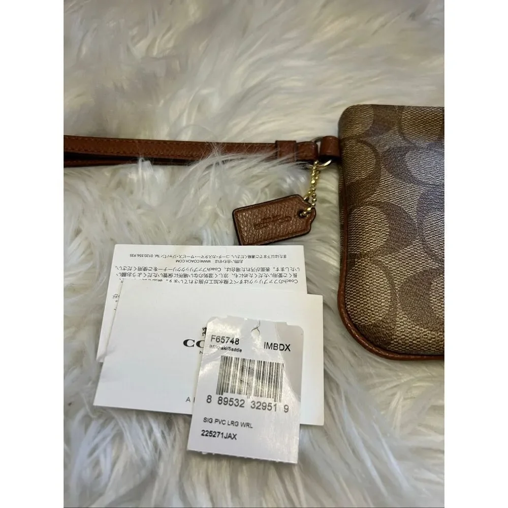 Coach Large Wristlet Clutch Top Zip Brown $125 signature C used